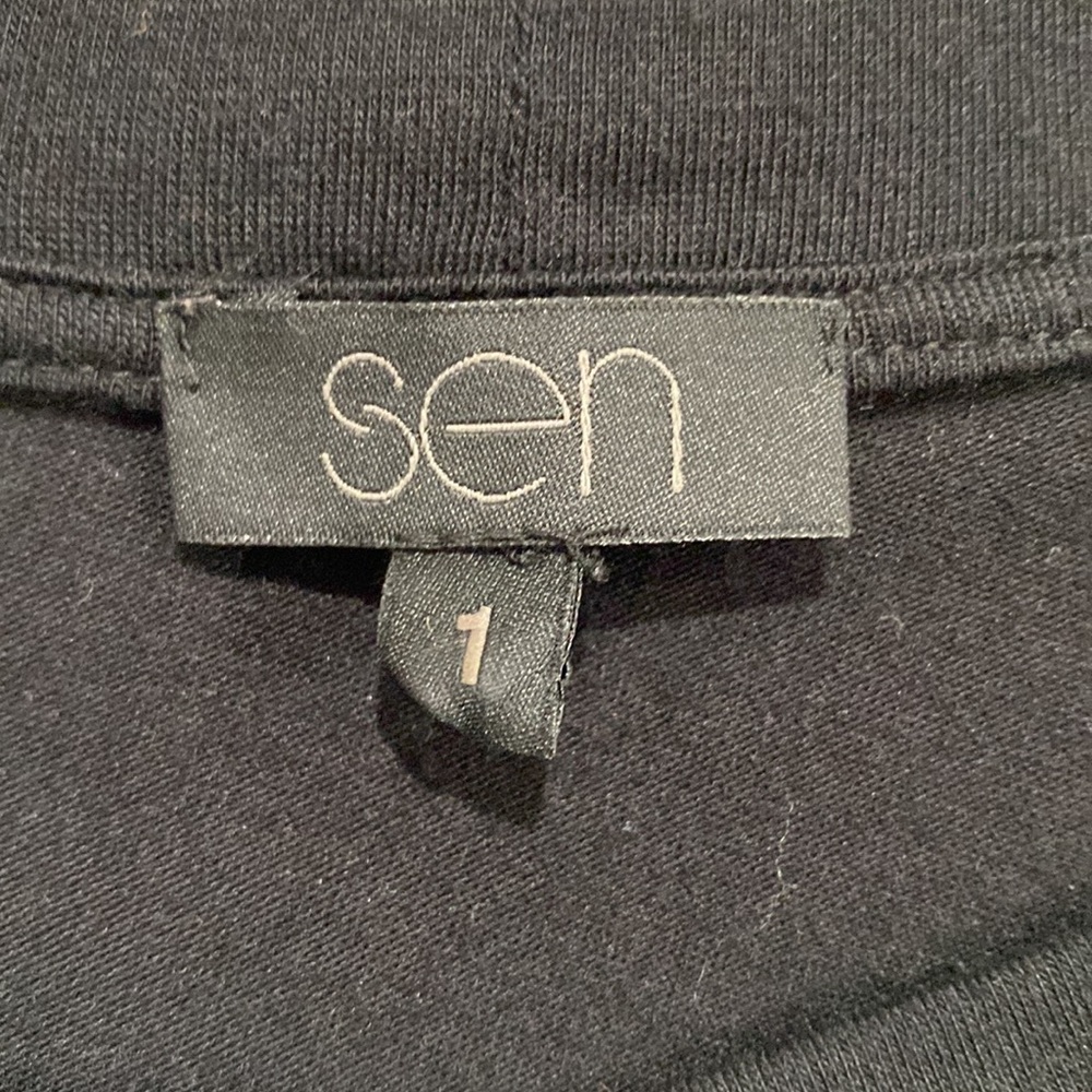 Black Blouse - Picture 6 of 6